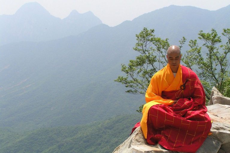 tibetskij-monah-768x512.jpg